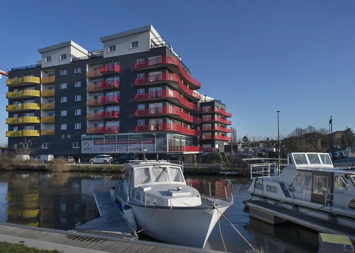 Aparthotel Domitys L'esquisse 4*